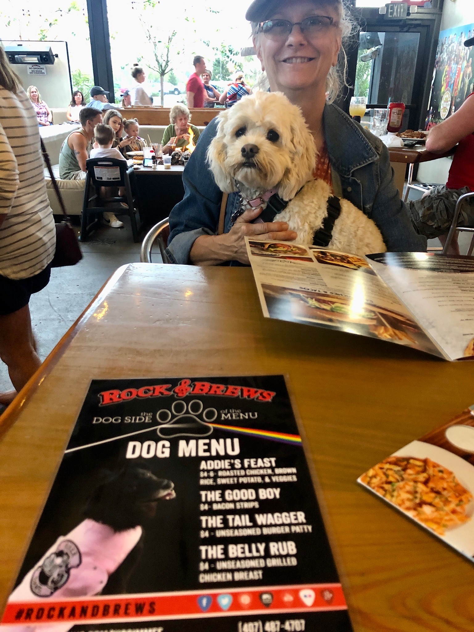Doggy Dinner with Jim & Star at Rock&brews!